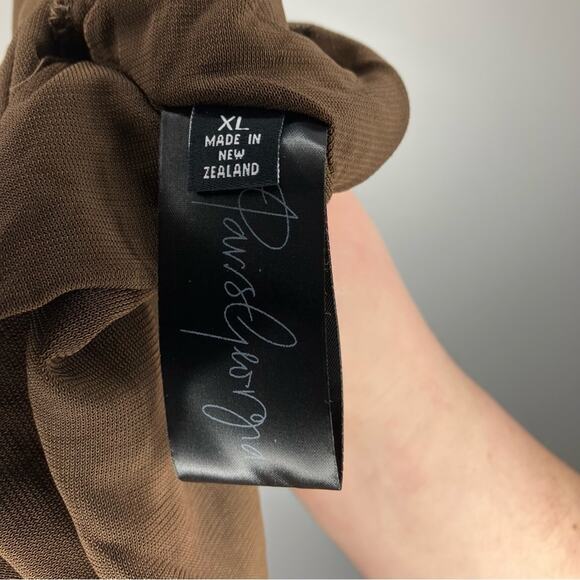 NWT PARIS GEORGIA Ella Twist-Front Crop Top Brown XL - Picture 6 of 8